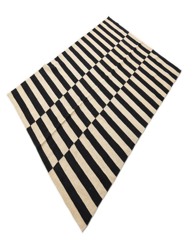 Detail image of 4' 2 x 6' Hand Woven Kilim Modern Wool Rug