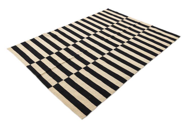 Detail image of 4' 2 x 6' Hand Woven Kilim Modern Wool Rug