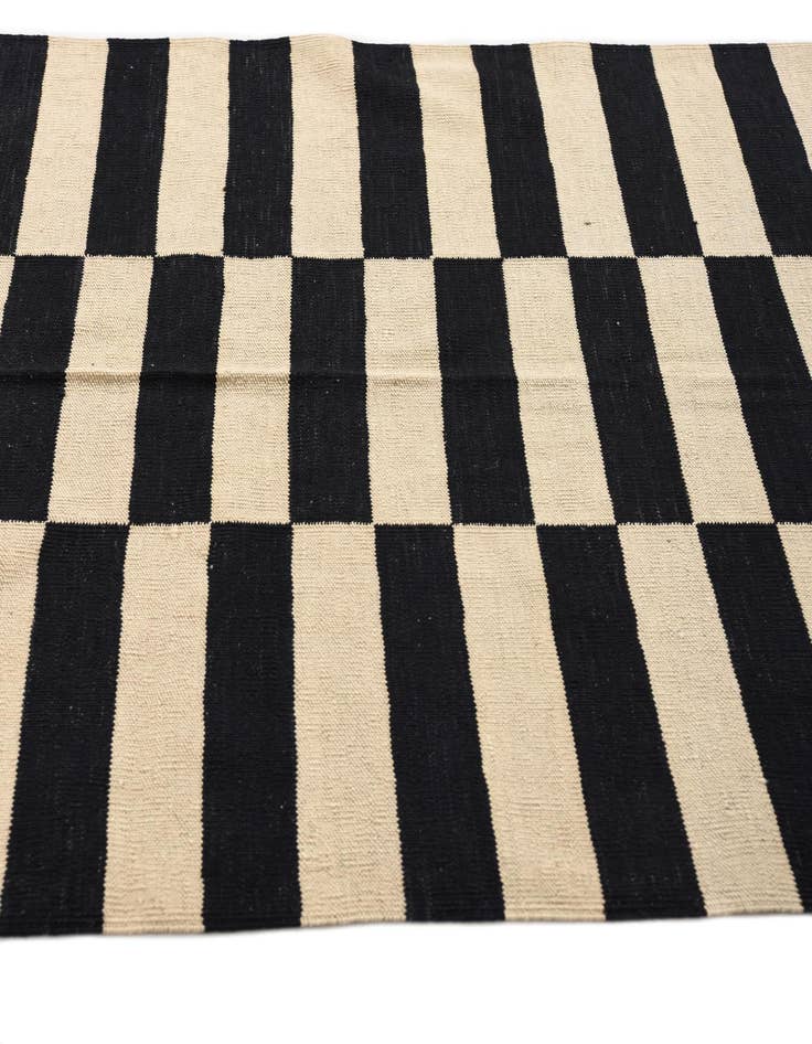 Detail image of 4' 2 x 6'  Hand Woven Kilim Modern Wool Rug