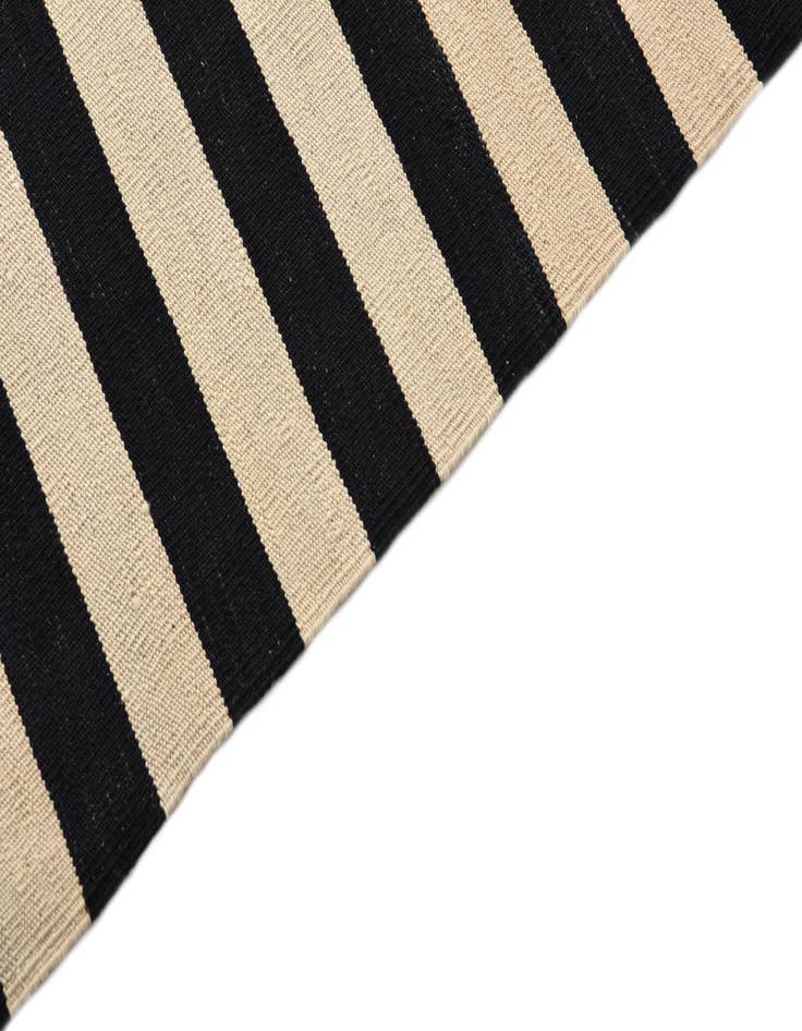 Detail image of 4' 2 x 6'  Hand Woven Kilim Modern Wool Rug