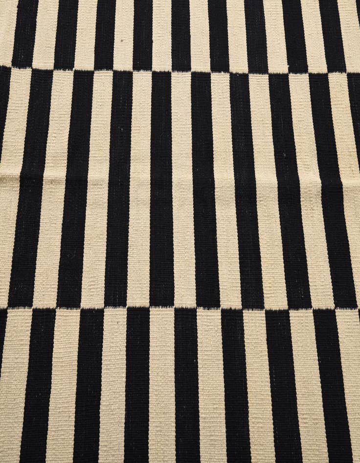 Detail image of 4' 2 x 6'  Hand Woven Kilim Modern Wool Rug