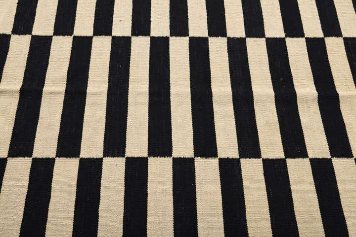 4' 2 x 6' Hand Woven Kilim Modern Wool Rug