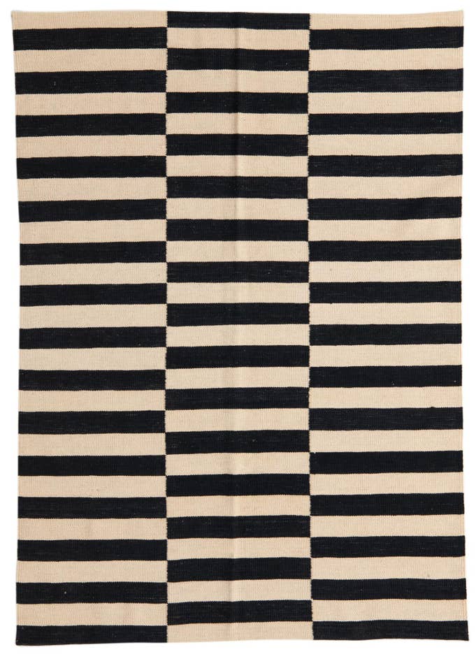 Detail image of 4' 2 x 6' Hand Woven Kilim Modern Wool Rug