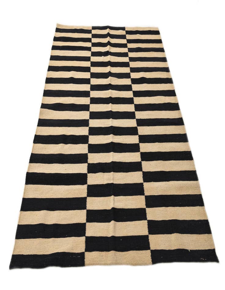 Detail image of 4' 2 x 5' 11  Hand Woven Kilim Modern Wool Rug