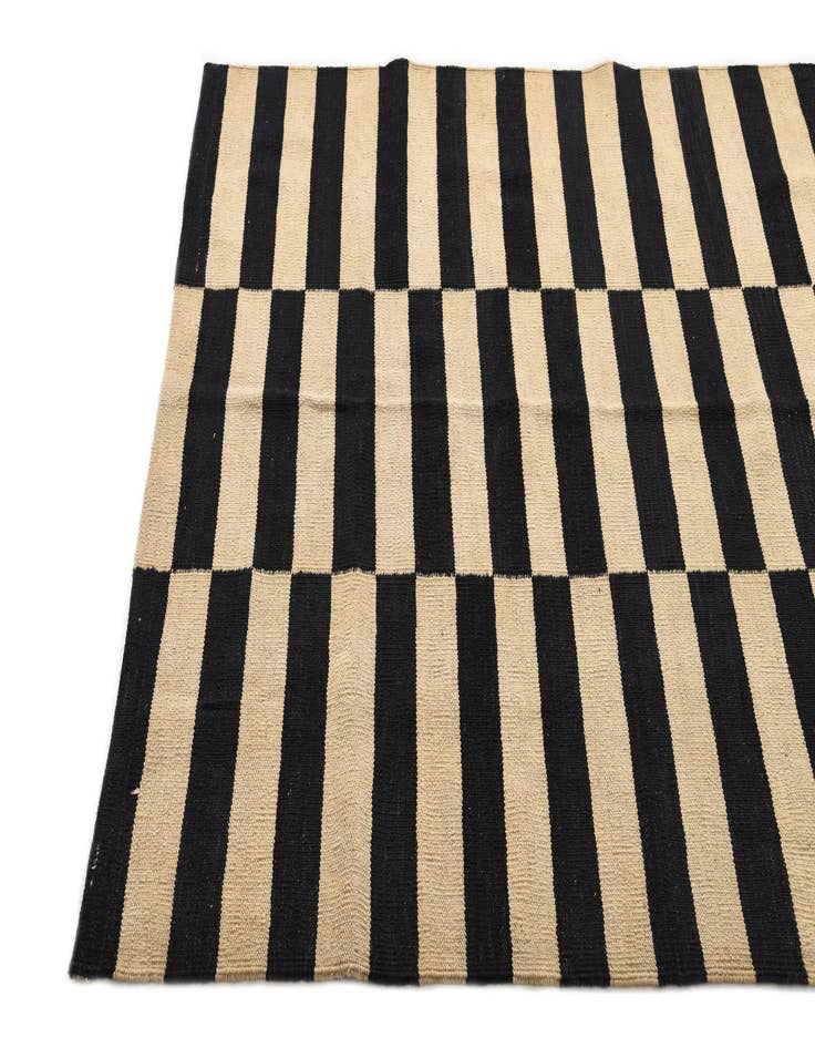 Detail image of 4' 2 x 5' 11  Hand Woven Kilim Modern Wool Rug