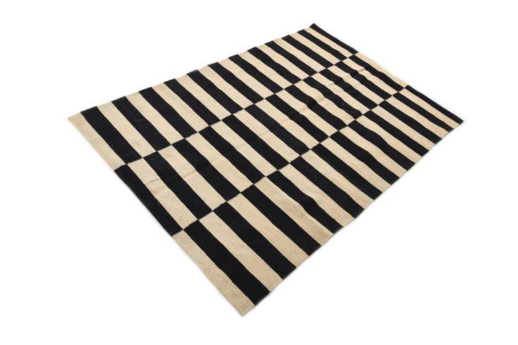 Detail image of 3' 3 x 4' 10 Hand Woven Kilim Modern Wool Rug