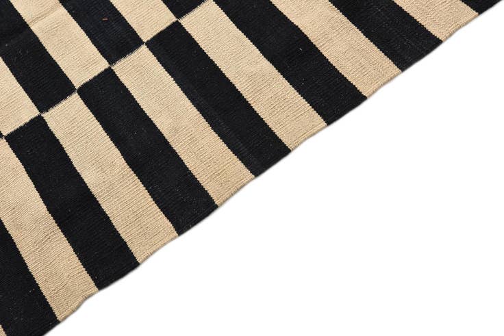 Detail image of 3' 3 x 4' 10 Hand Woven Kilim Modern Wool Rug