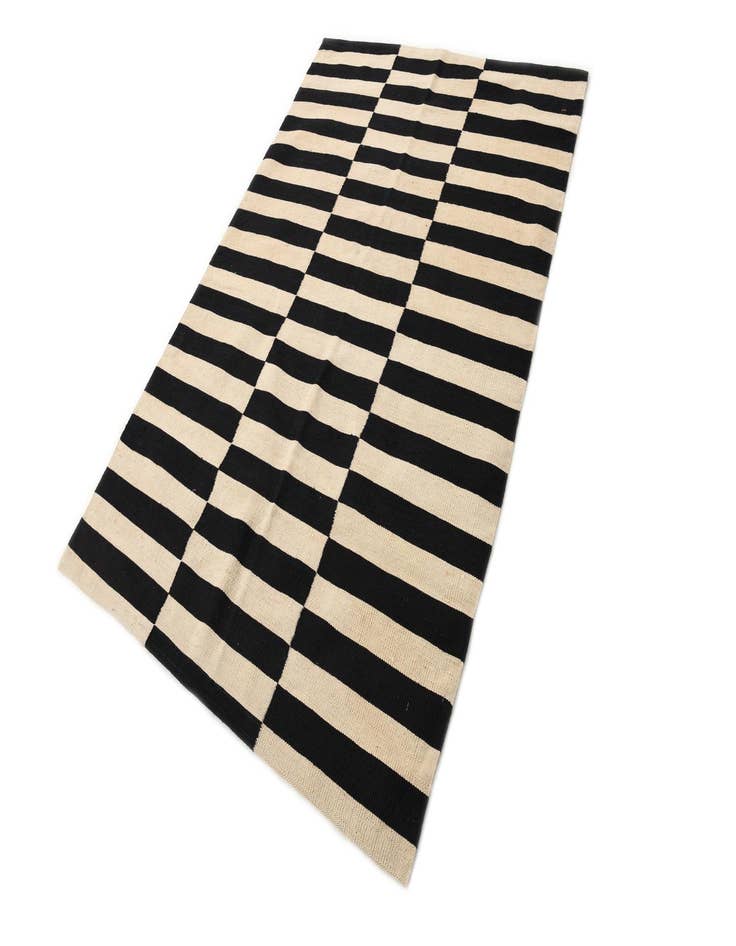 Detail image of 4' 3 x 6'  Hand Woven Kilim Modern Wool Rug