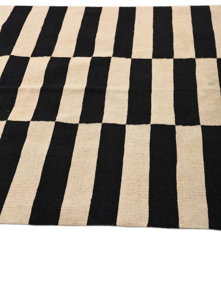 Detail image of 4' 3 x 6'  Hand Woven Kilim Modern Wool Rug