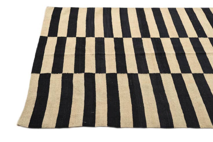 Detail image of 3' 4 x 4' 10 Hand Woven Kilim Modern Wool Rug