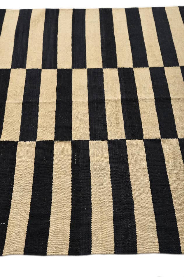 Detail image of 3' 4 x 4' 10 Hand Woven Kilim Modern Wool Rug