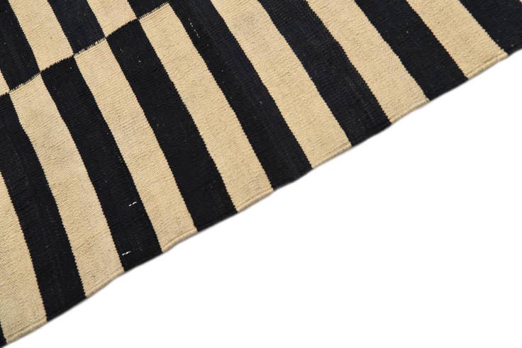 Detail image of 3' 4 x 4' 10 Hand Woven Kilim Modern Wool Rug