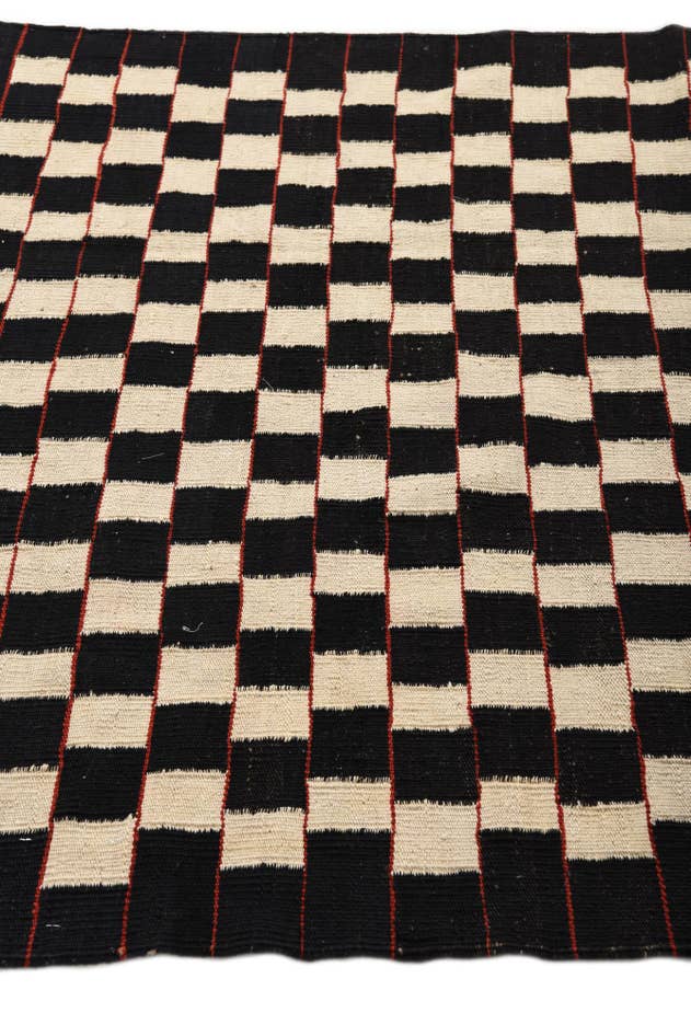 Detail image of 4' 5 x 5' 10 Hand Woven Kilim Modern Wool Rug