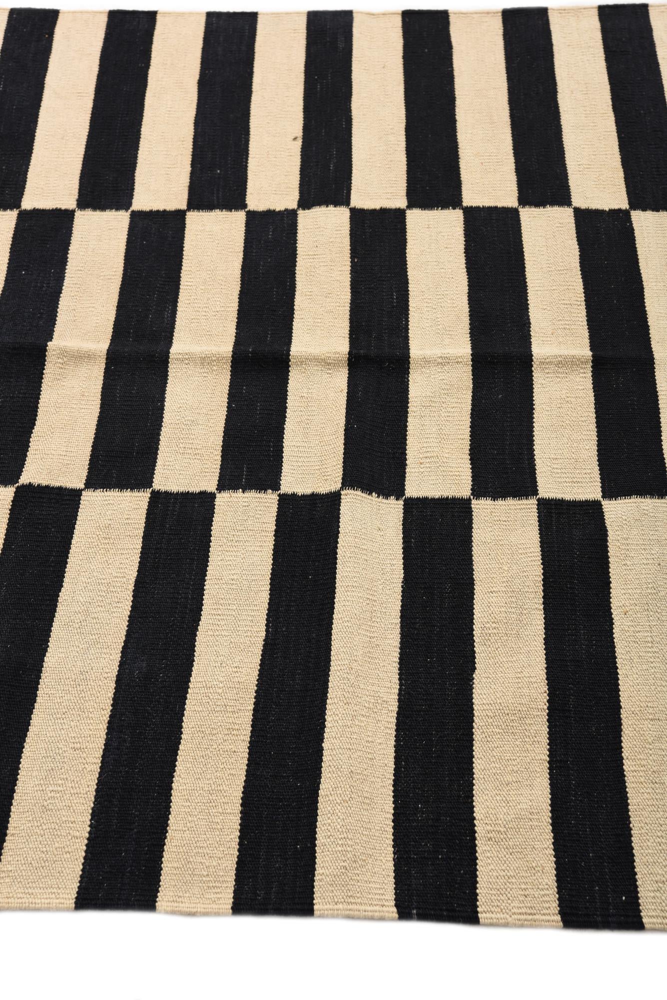 4' 3 x 6' Hand Woven Kilim Modern Wool Rug