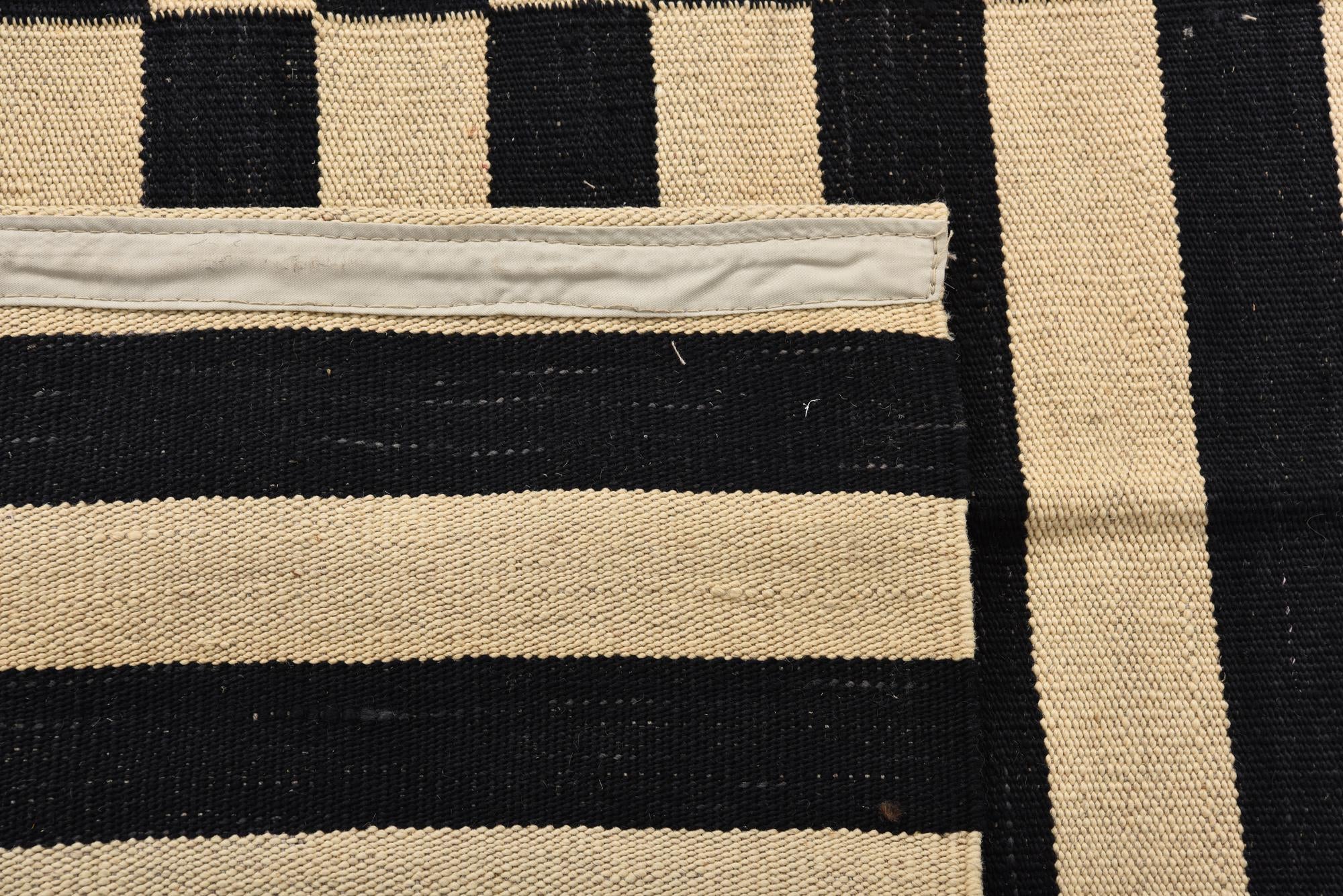 4' 2 x 5' 9 Hand Woven Kilim Modern Wool Rug
