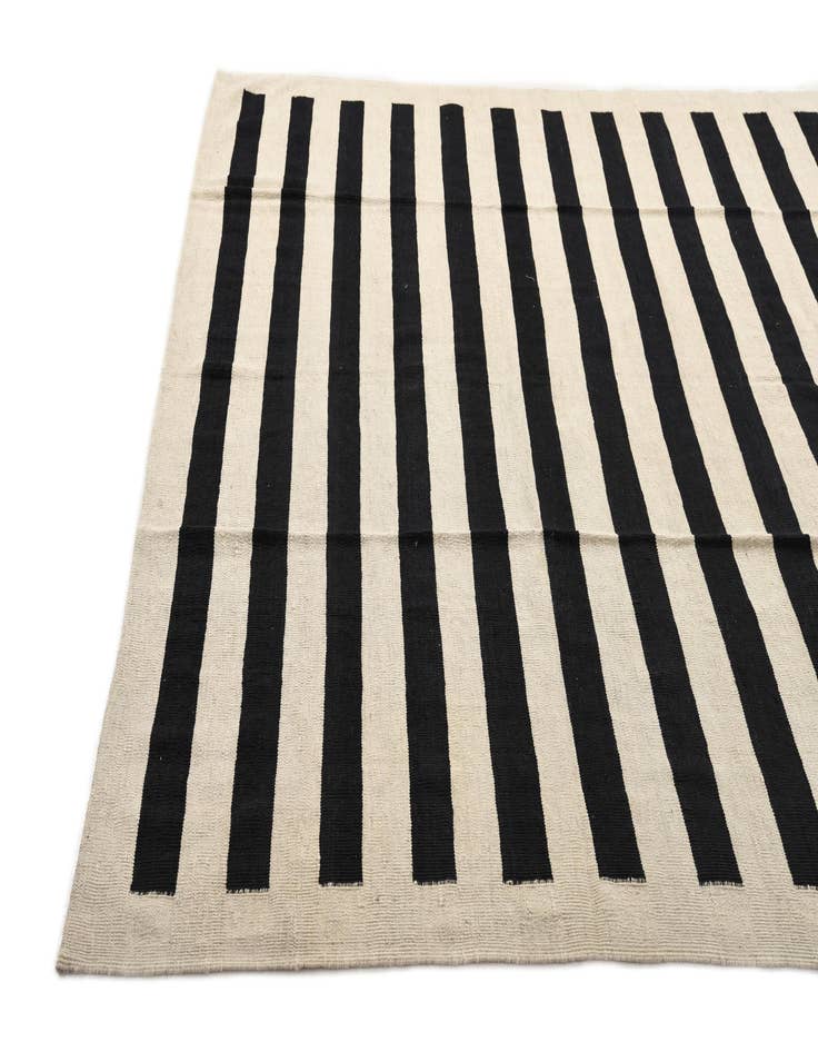 Detail image of 8' 2 x 9' 8  Hand Woven Kilim Modern Wool Rug