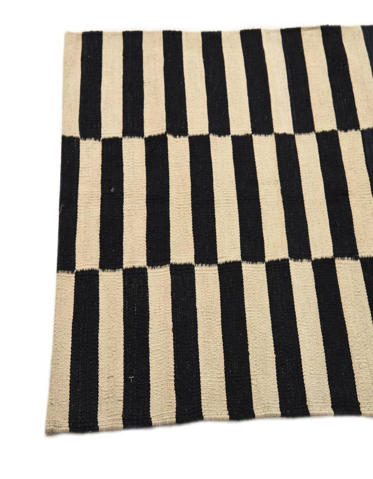 Detail image of 2' 7 x 4'  Hand Woven Kilim Modern Wool Rug