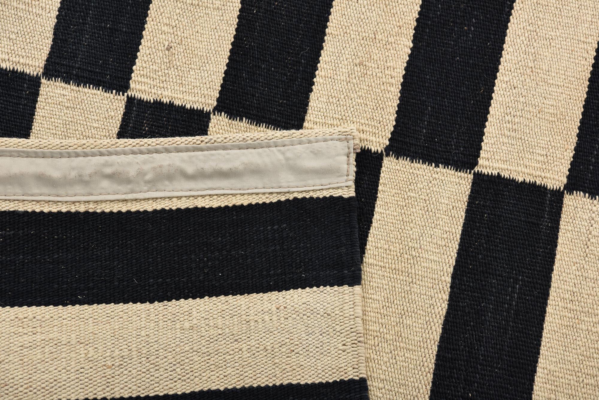 2' 8 x 3' 11 Hand Woven Kilim Modern Wool Rug