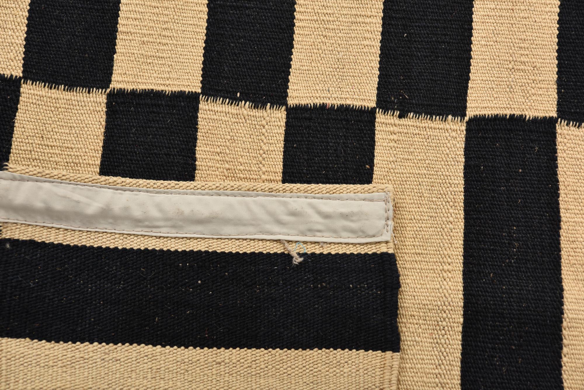 2' 8 x 3' 11 Hand Woven Kilim Modern Wool Rug
