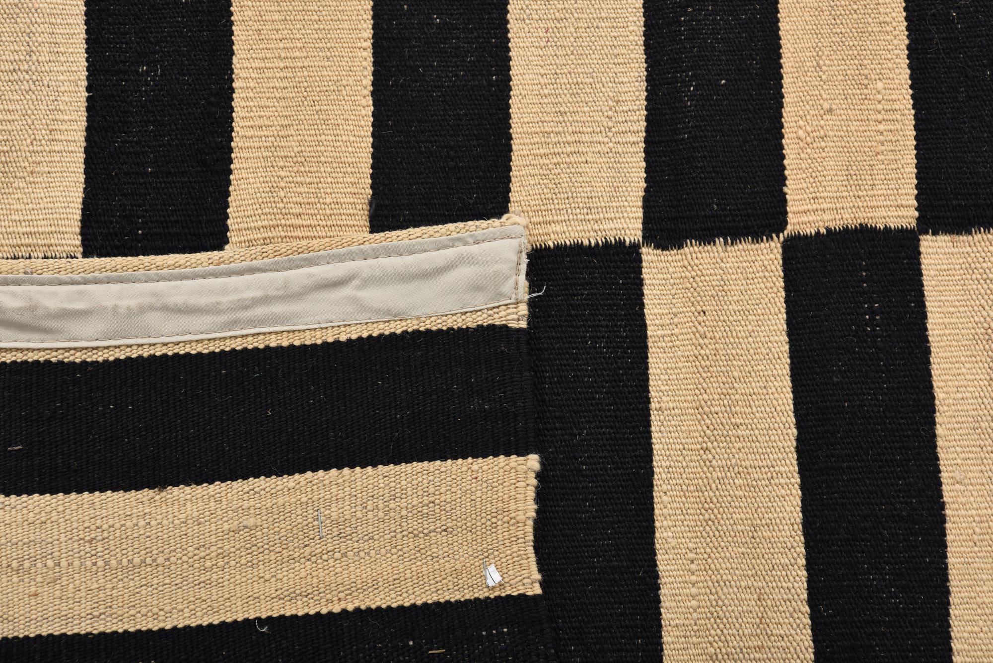2' 8 x 3' 11 Hand Woven Kilim Modern Wool Rug