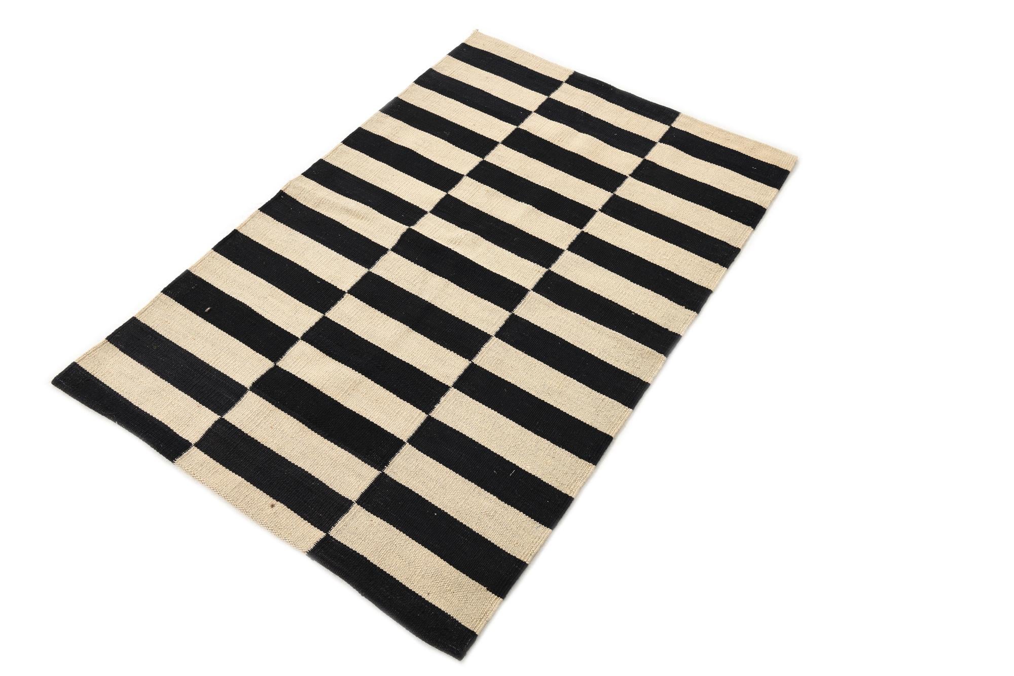 2' 7 x 3' 10 Hand Woven Kilim Modern Wool Rug