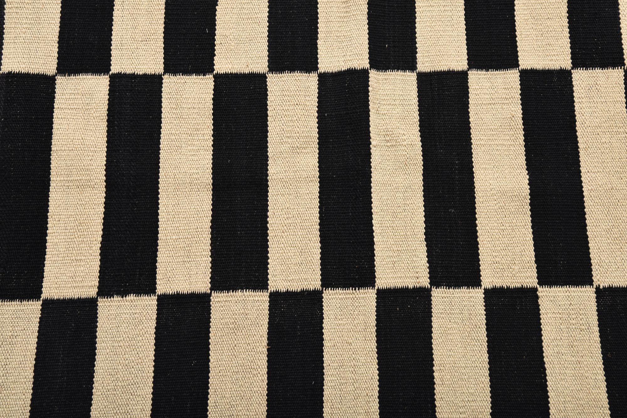 2' 7 x 3' 10 Hand Woven Kilim Modern Wool Rug