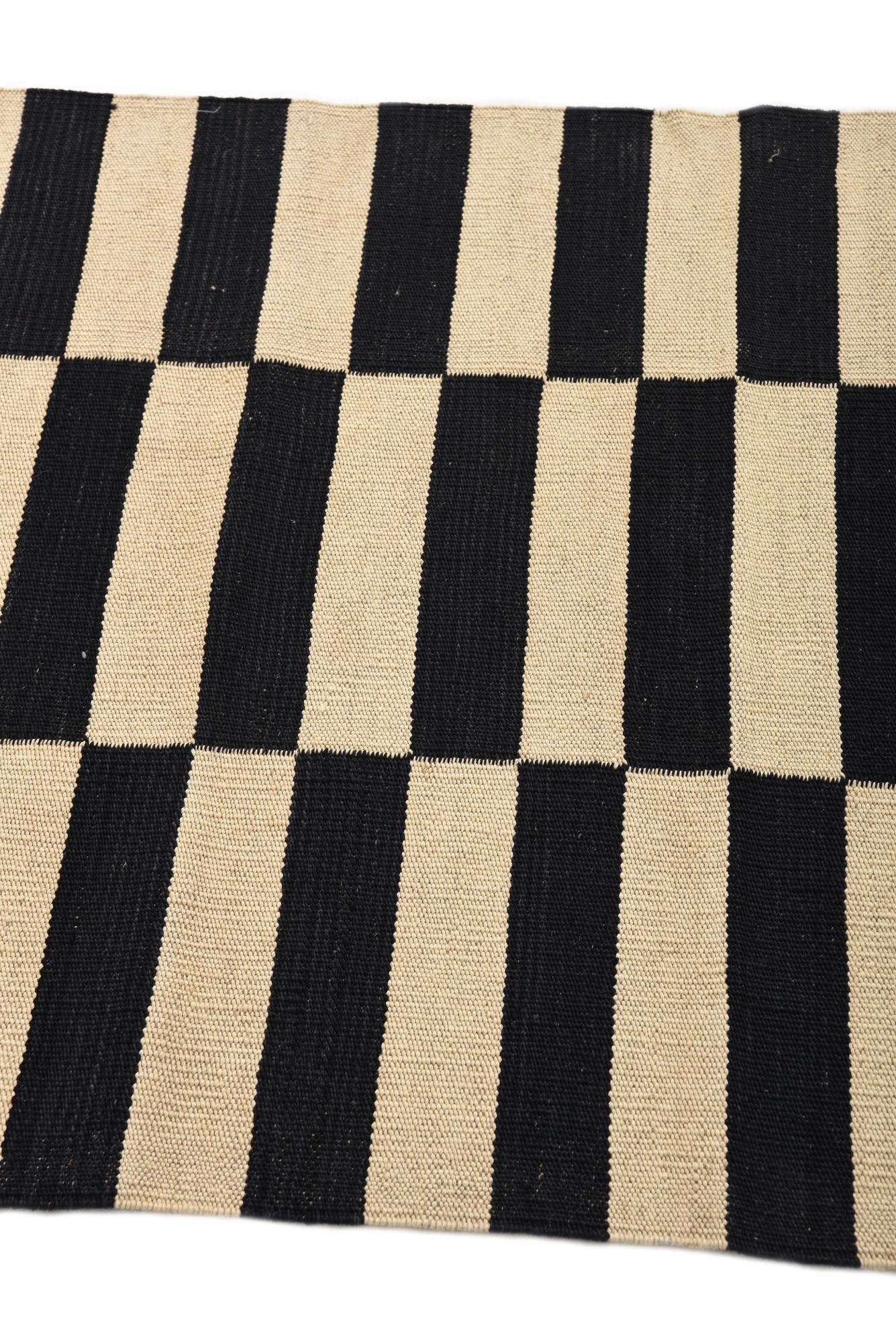 2' 7 x 3' 10 Hand Woven Kilim Modern Wool Rug