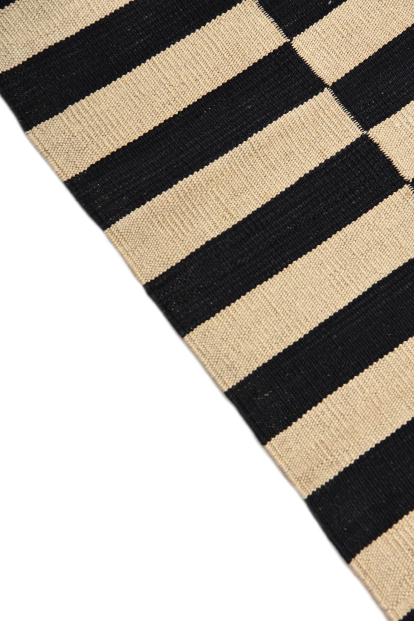 2' 7 x 3' 10 Hand Woven Kilim Modern Wool Rug
