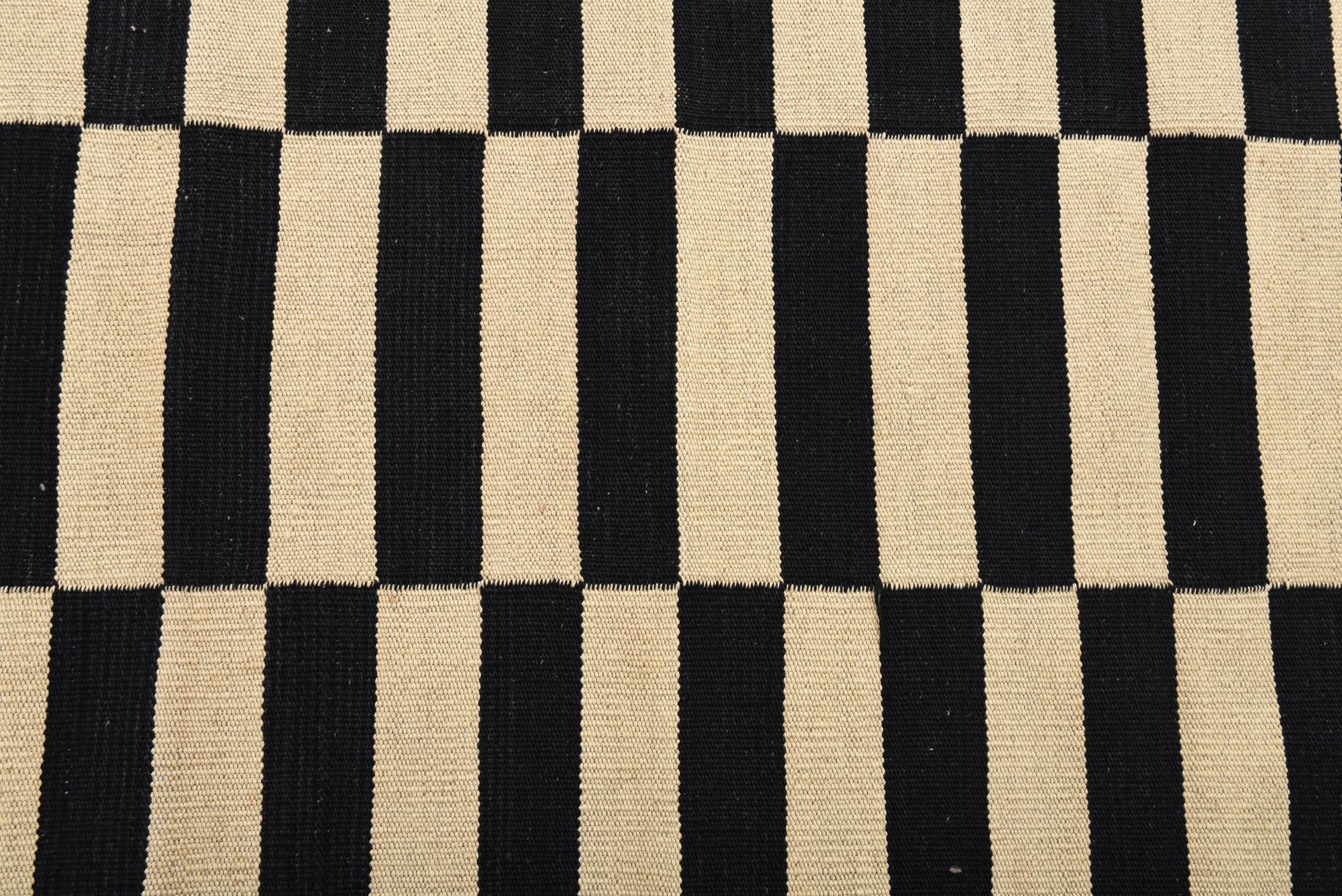 2' 7 x 3' 10 Hand Woven Kilim Modern Wool Rug