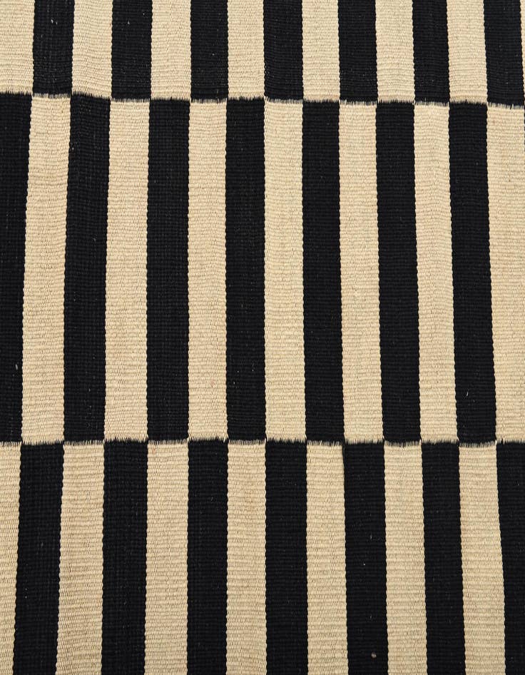 Detail image of 2' 7 x 3' 10  Hand Woven Kilim Modern Wool Rug