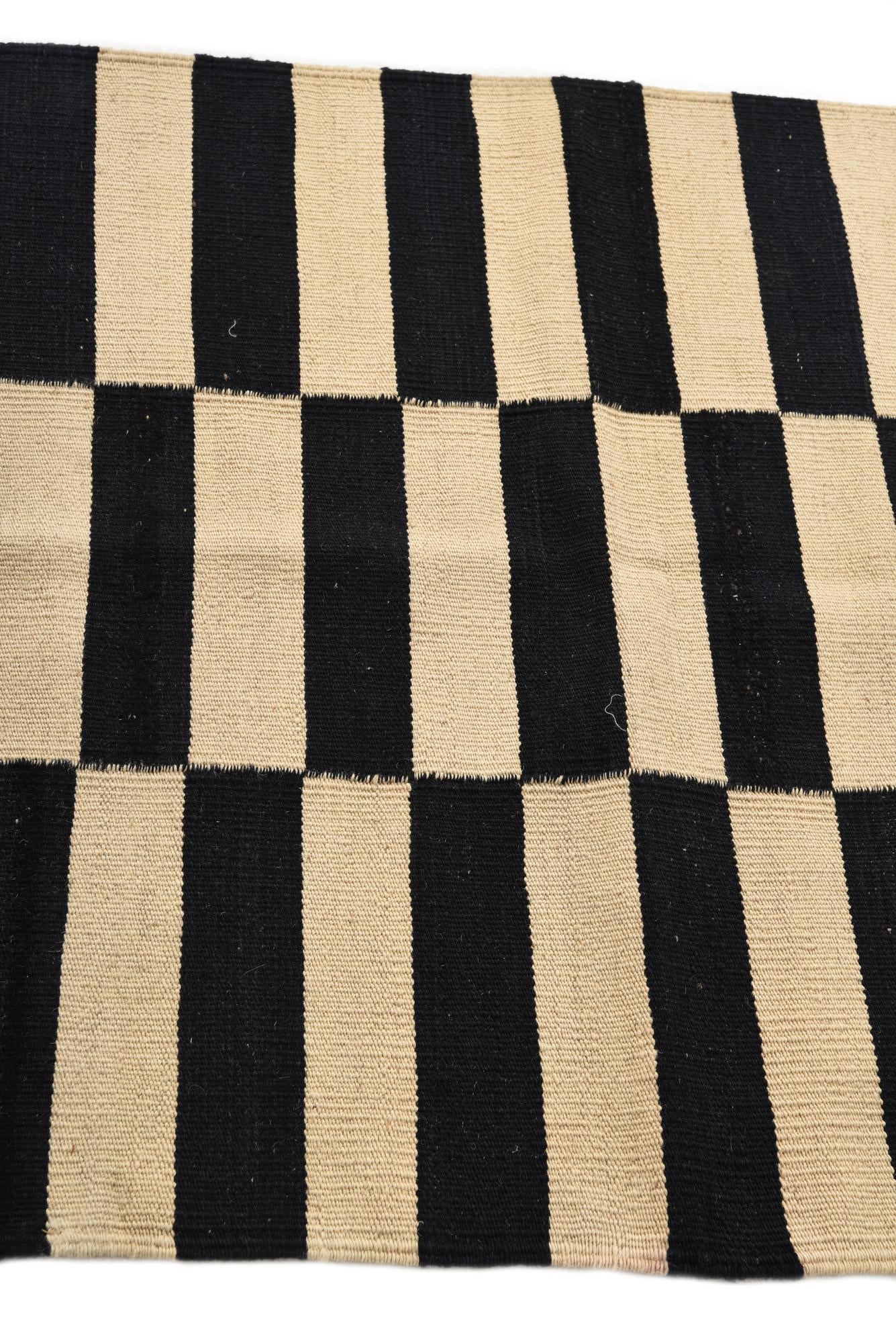 2' 7 x 3' 10 Hand Woven Kilim Modern Wool Rug