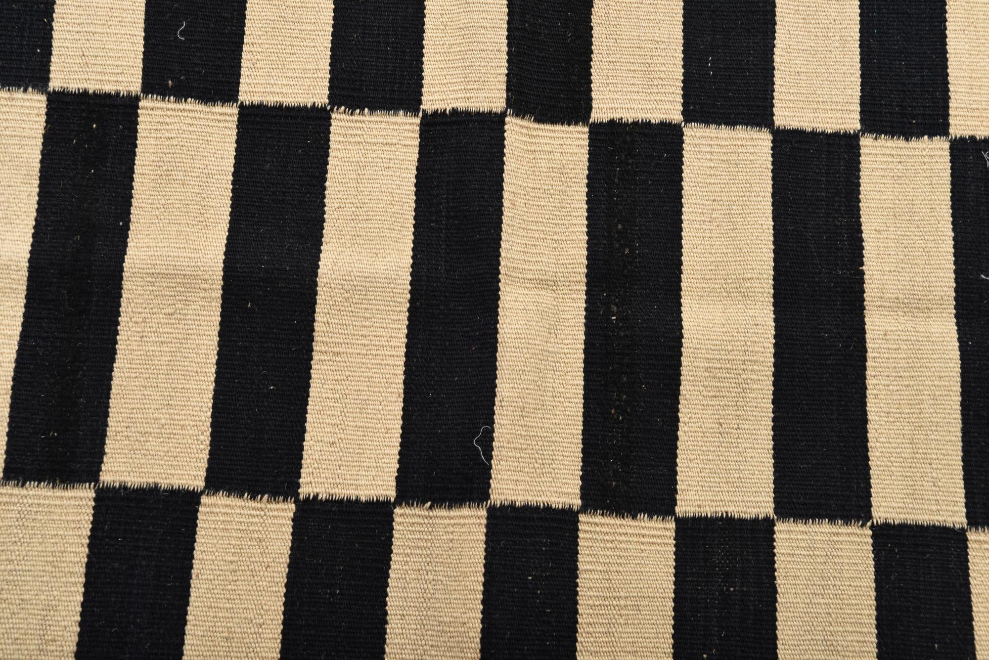 2' 7 x 3' 10 Hand Woven Kilim Modern Wool Rug