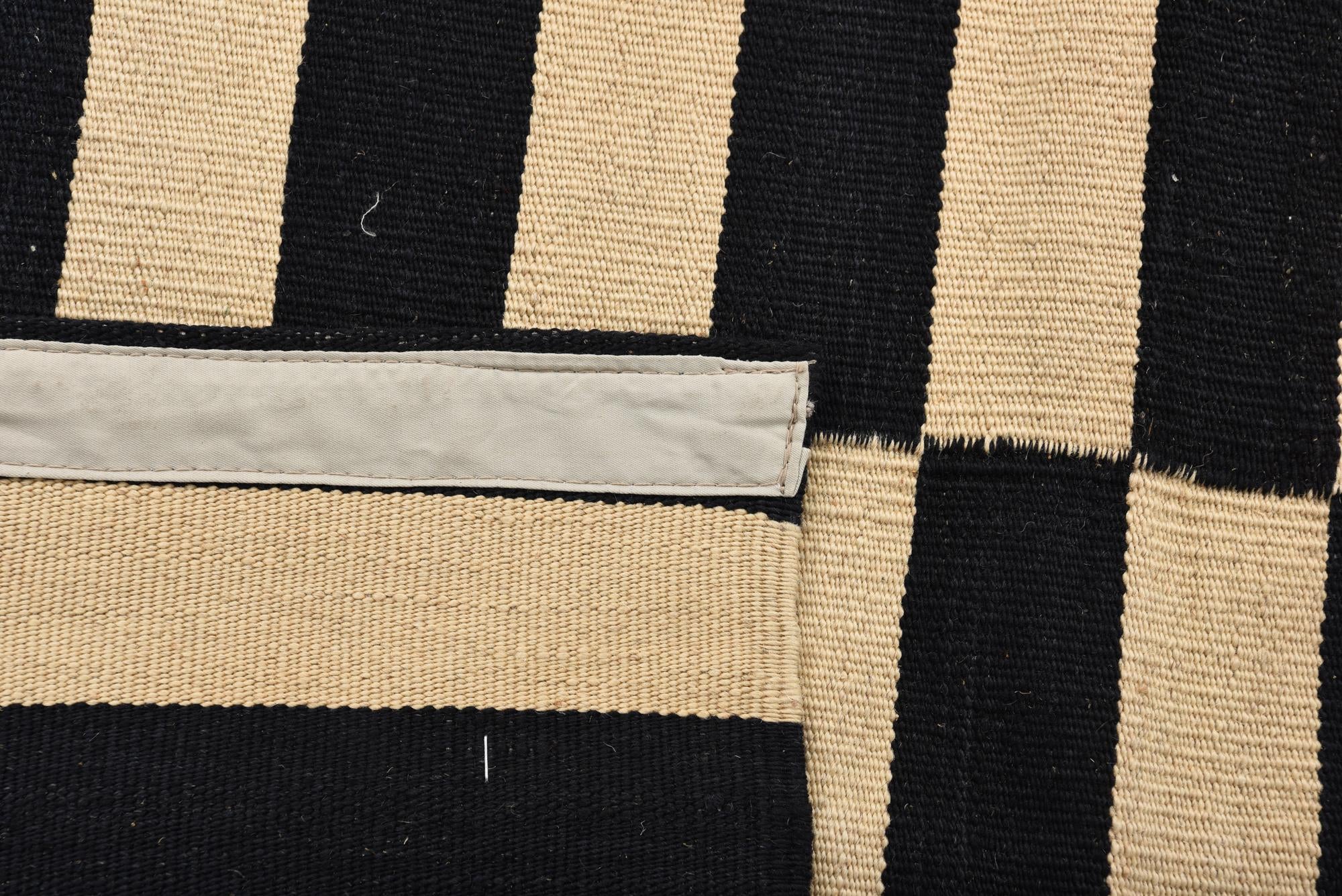 2' 7 x 3' 10 Hand Woven Kilim Modern Wool Rug