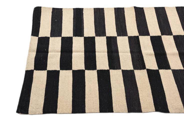 Detail image of 2' 7 x 3' 10 Hand Woven Kilim Modern Wool Rug