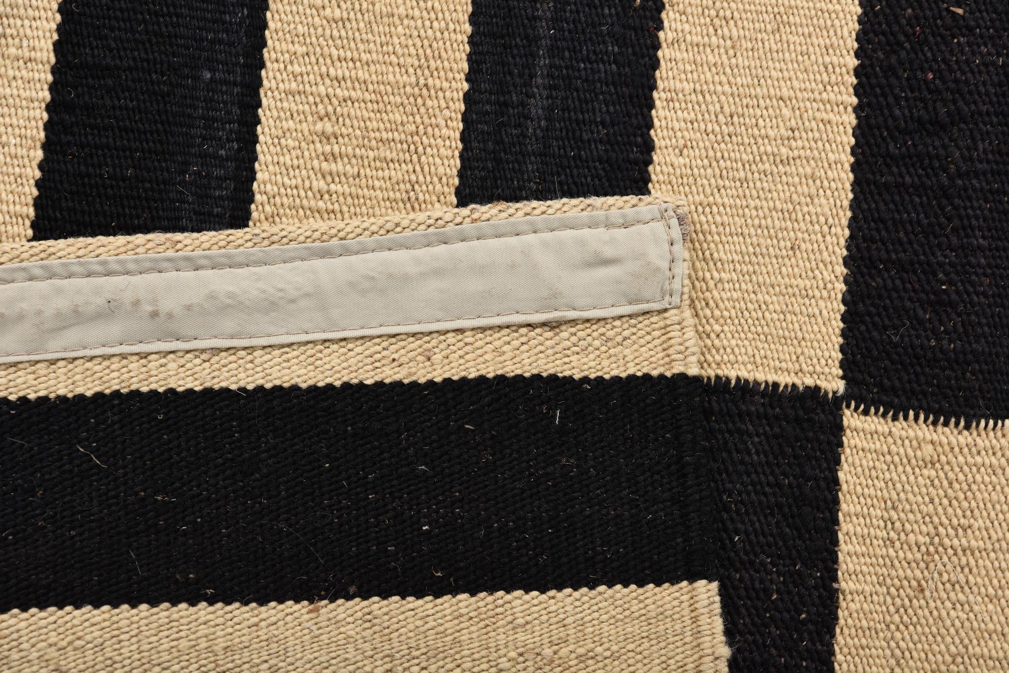 2' 8 x 3' 11 Hand Woven Kilim Modern Wool Rug