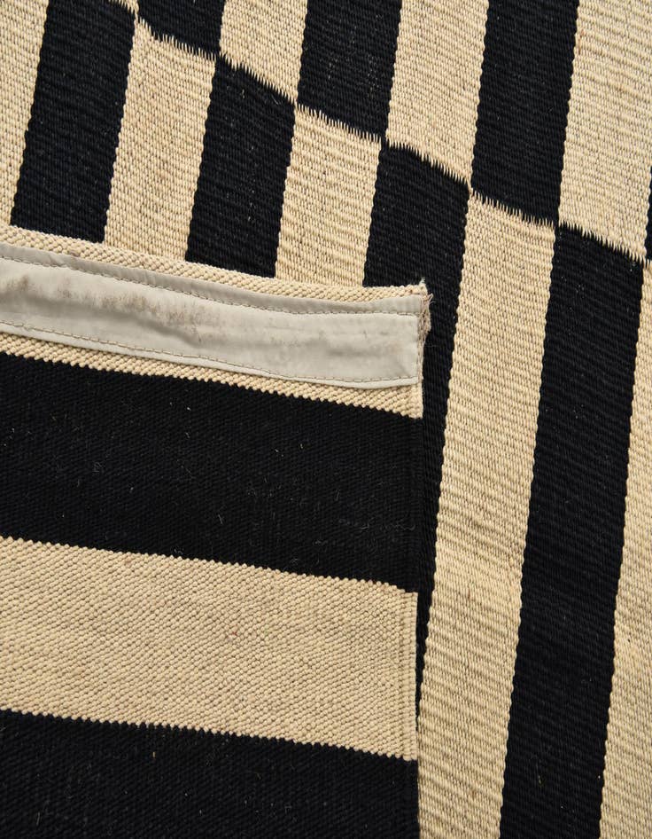 Detail image of 3' 4 x 4' 11  Hand Woven Kilim Modern Wool Rug