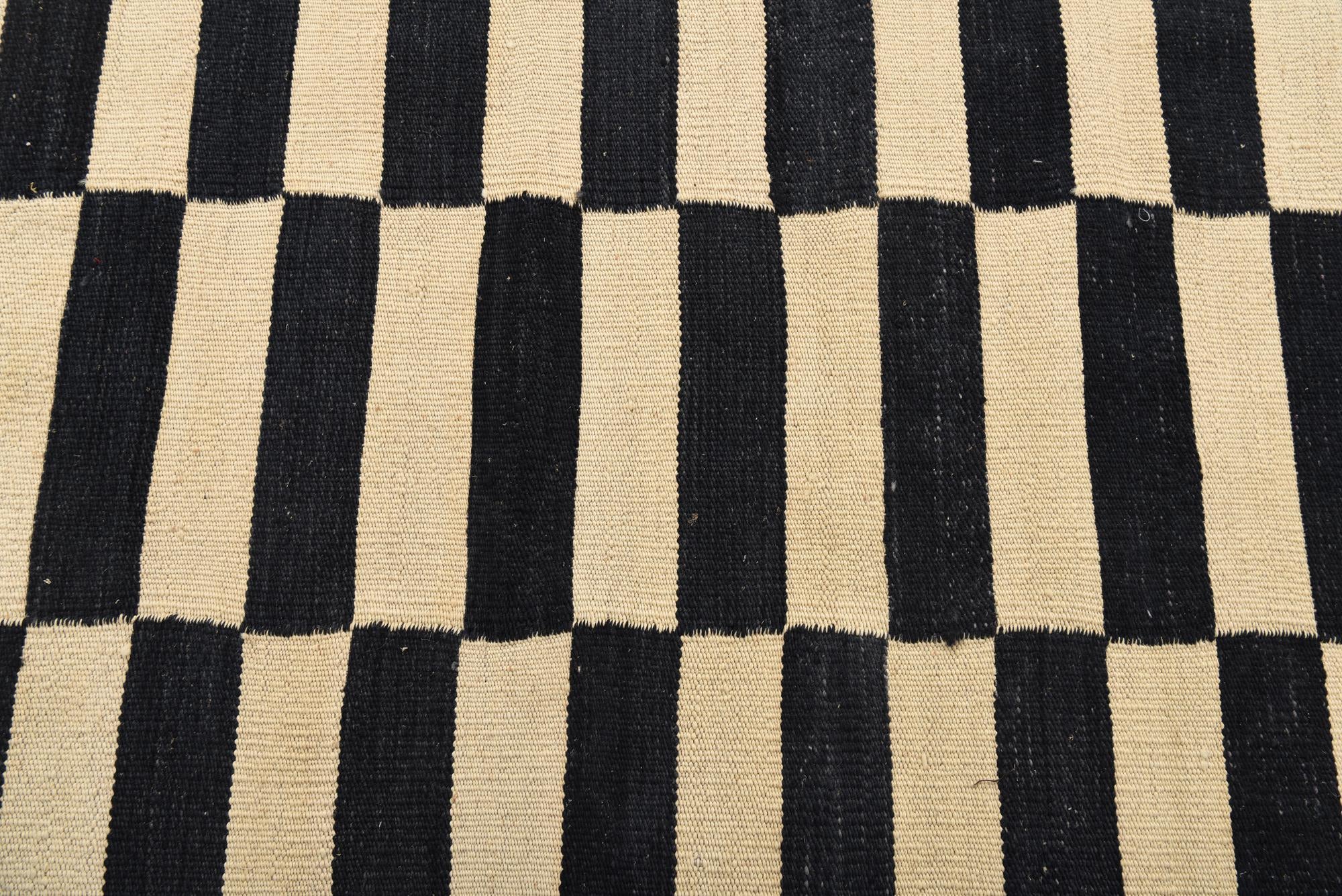2' 7 x 3' 11 Hand Woven Kilim Modern Wool Rug