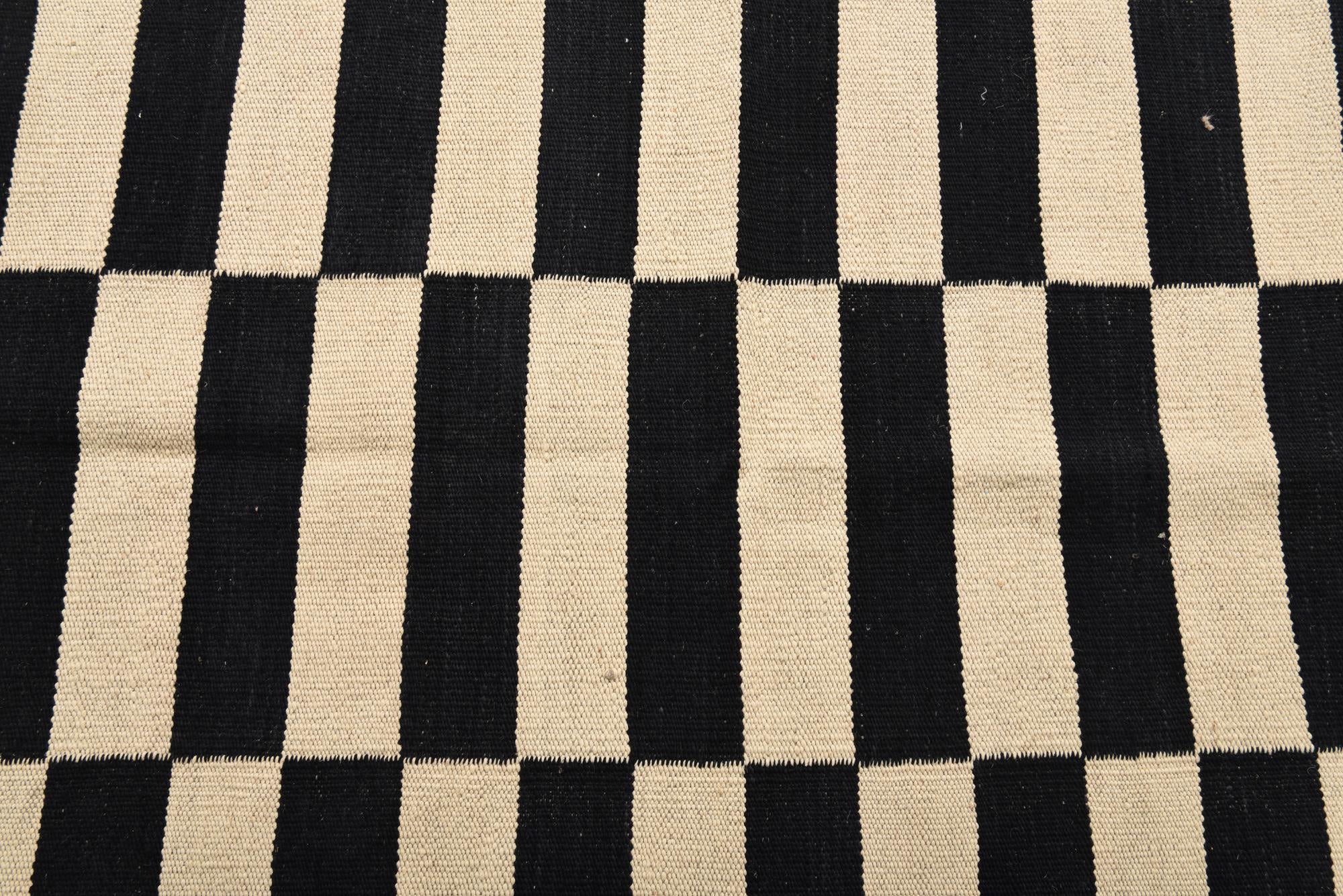 2' 7 x 3' 11 Hand Woven Kilim Modern Wool Rug