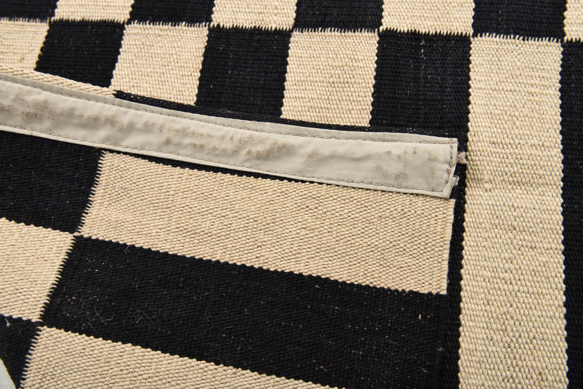 2' 7 x 3' 11 Hand Woven Kilim Modern Wool Rug