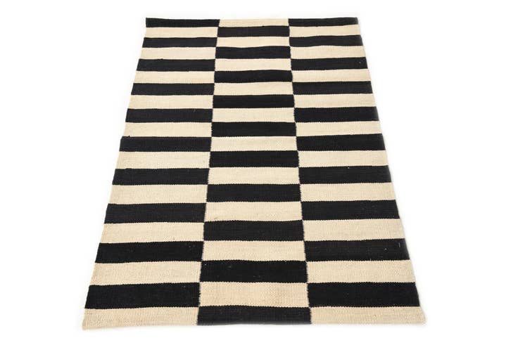 Detail image of 2' 7 x 3' 11 Hand Woven Kilim Modern Wool Rug