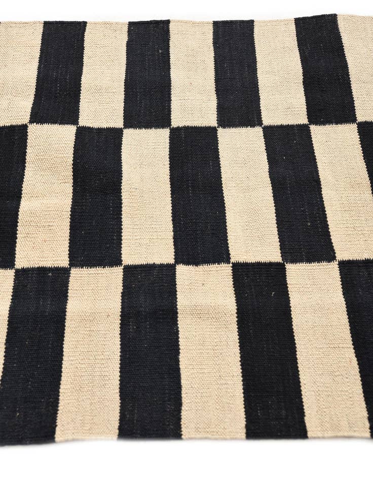 Detail image of 2' 7 x 3' 11 Hand Woven Kilim Modern Wool Rug