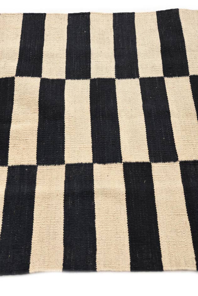 Detail image of 2' 7 x 3' 11 Hand Woven Kilim Modern Wool Rug