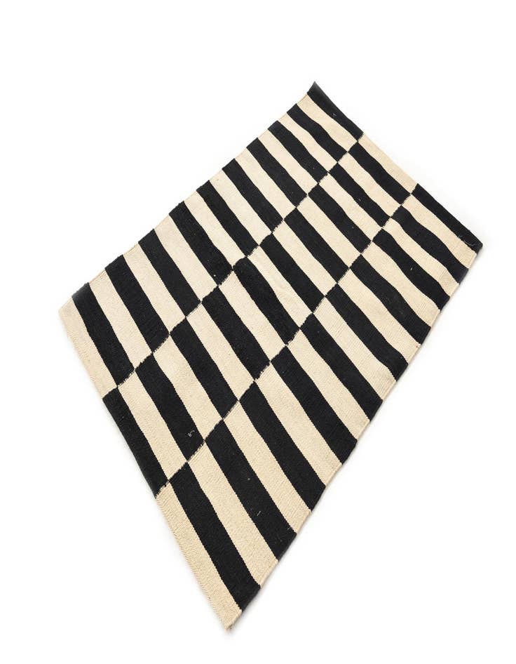 Detail image of 2' 8 x 4'  Hand Woven Kilim Modern Wool Rug