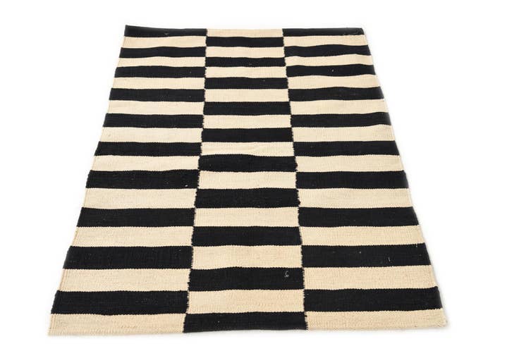 Detail image of 2' 8 x 4' Hand Woven Kilim Modern Wool Rug