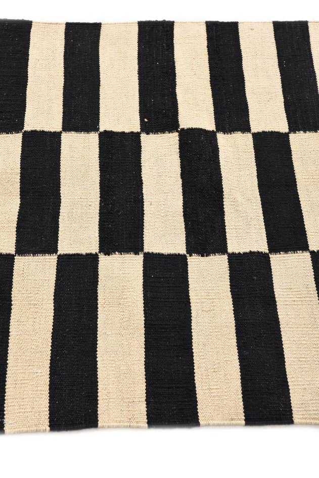 Detail image of 2' 8 x 4' Hand Woven Kilim Modern Wool Rug