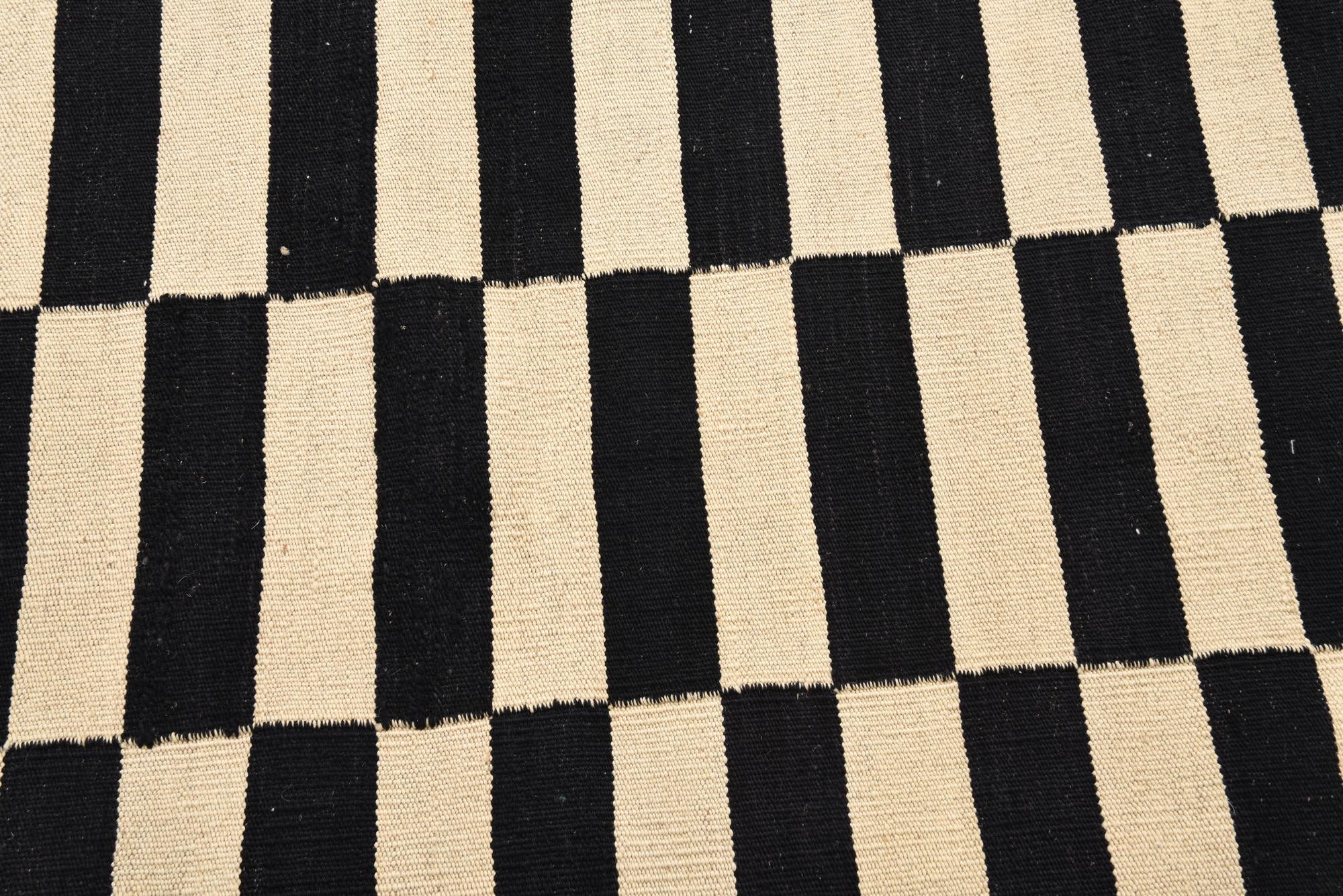 2' 8 x 4' Hand Woven Kilim Modern Wool Rug