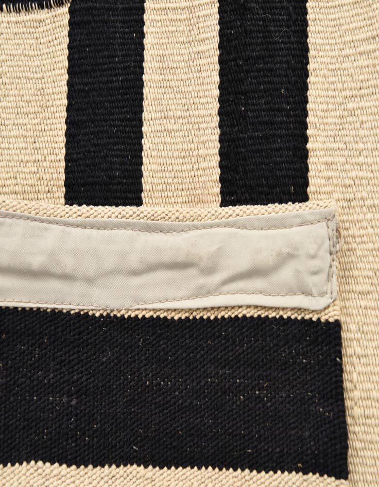 Detail image of 2' 8 x 4'  Hand Woven Kilim Modern Wool Rug