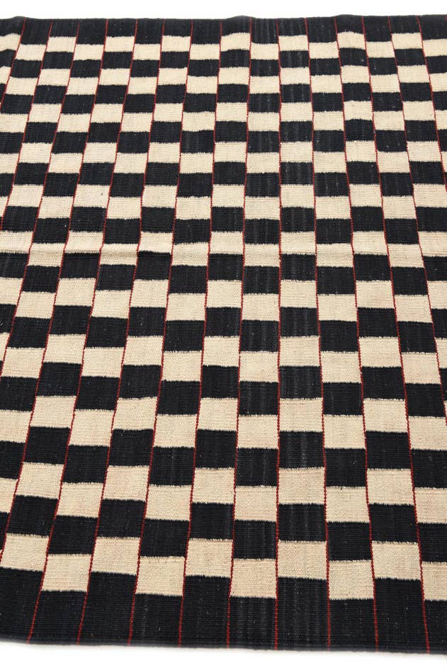 Detail image of 4' 11 x 6' 4 Hand Woven Kilim Modern Wool Rug