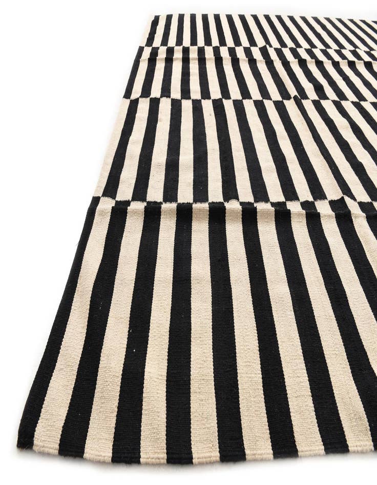 Detail image of 8' 3 x 9' 10 Hand Woven Kilim Modern Wool Rug