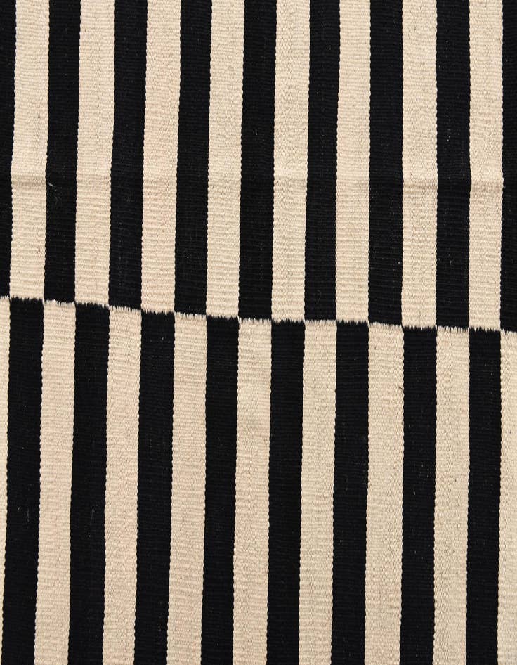 Detail image of 8' 2 x 11' 2  Hand Woven Kilim Modern Wool Rug